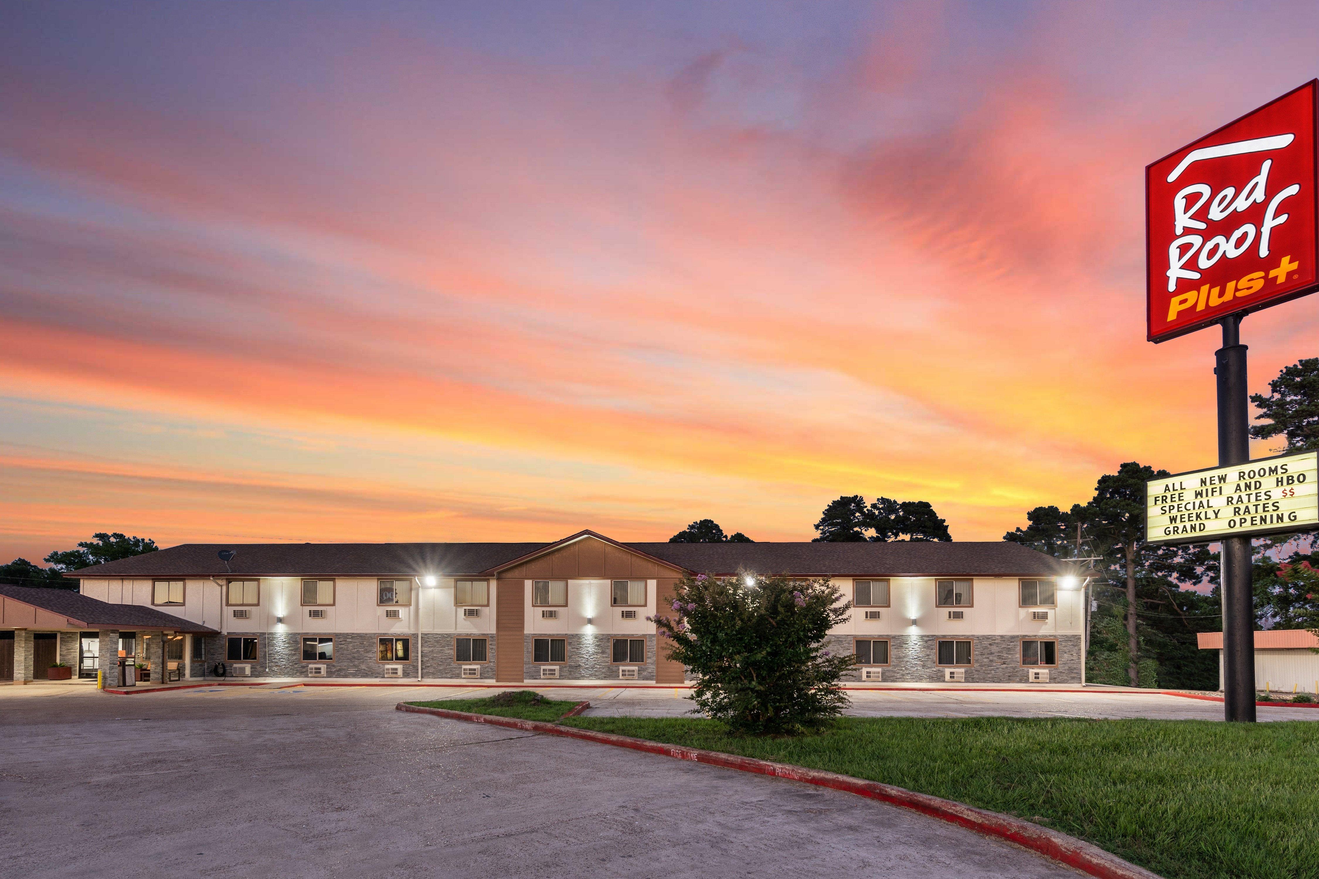 Red Roof Inn Plus+ Huntsville Exterior photo